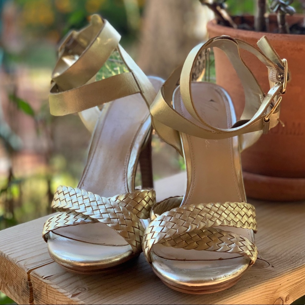 Marc Fisher Gold Metallic Sandals size 8.5 EUC